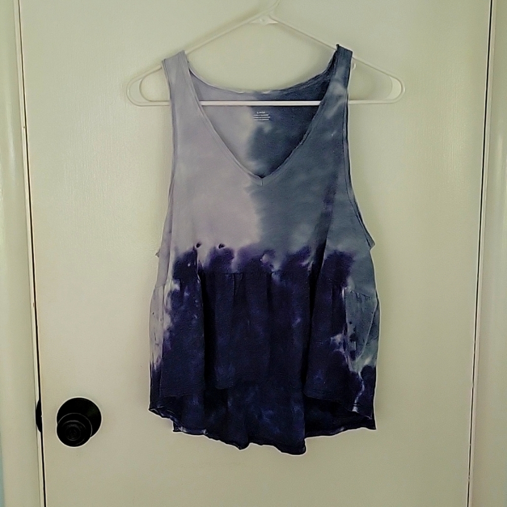 Small American eagle hi lo short sleeve shirt